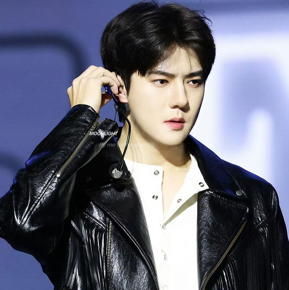 세훈 (EXO) 최근 활동샷