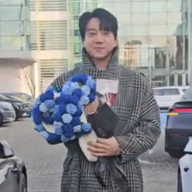 A moment captured by Hwang Chiyeol's fan