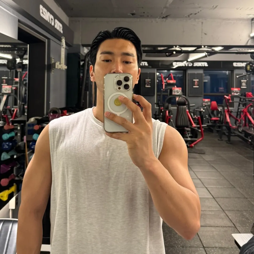 Recent activity shot of Siwon (Super Junior)