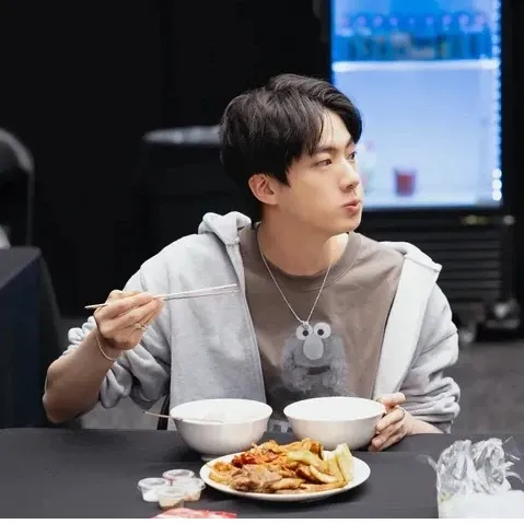Foto terbaru Jin (BTS)