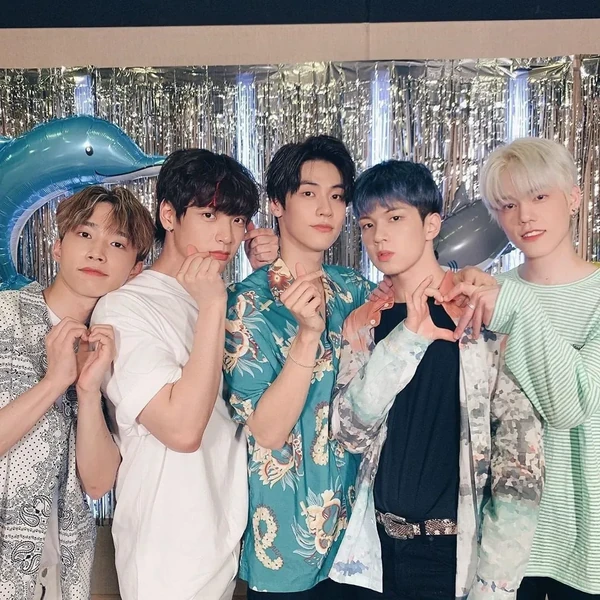 Signature photo of N.Flying capturing their charm