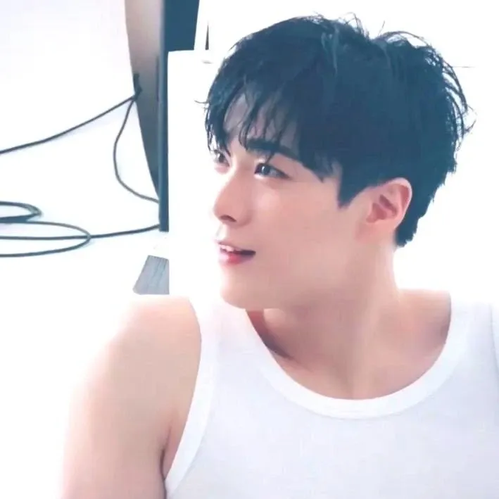 Latest photo of Moonbin (ASTRO)
