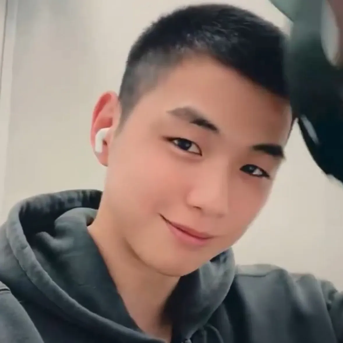 강다니엘의 비하인드 컷