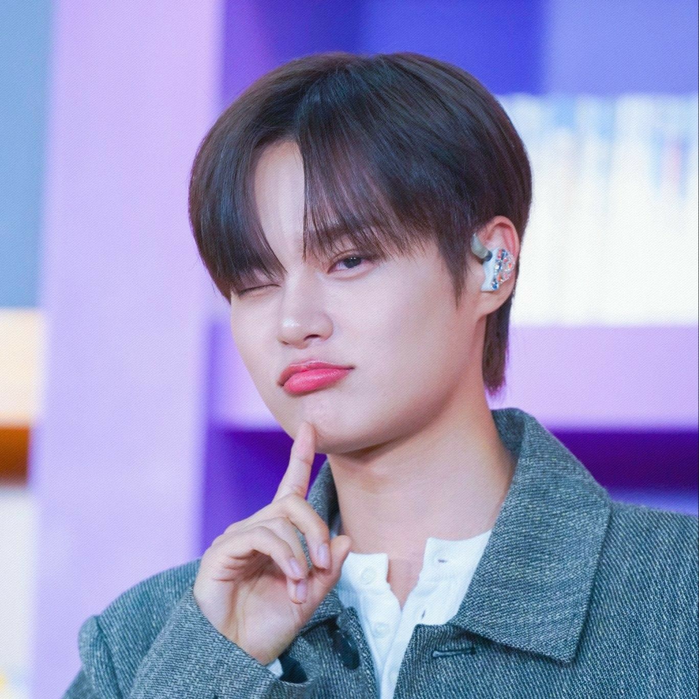 이대휘 (AB6IX)의 최신 사진