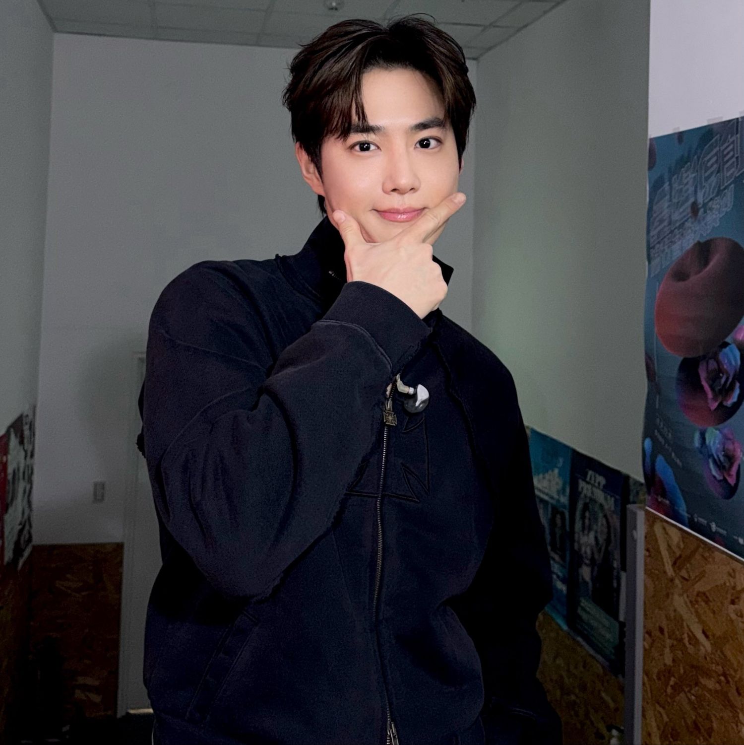 수호 (EXO)의 비하인드 컷