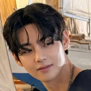 뷔 (방탄소년단)의 최신 사진