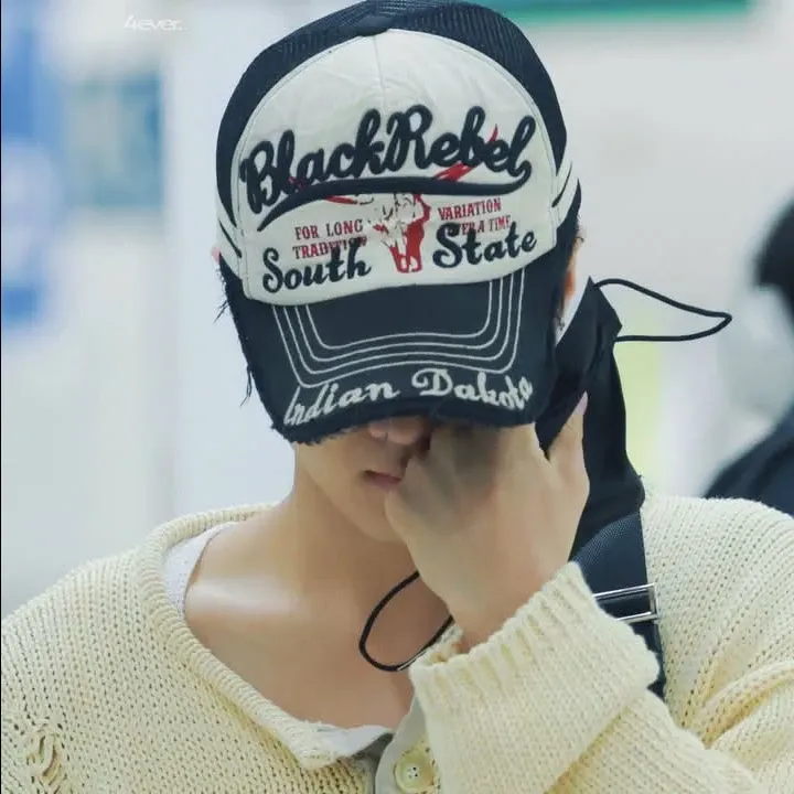 제이 (ENHYPEN)의 비하인드 컷