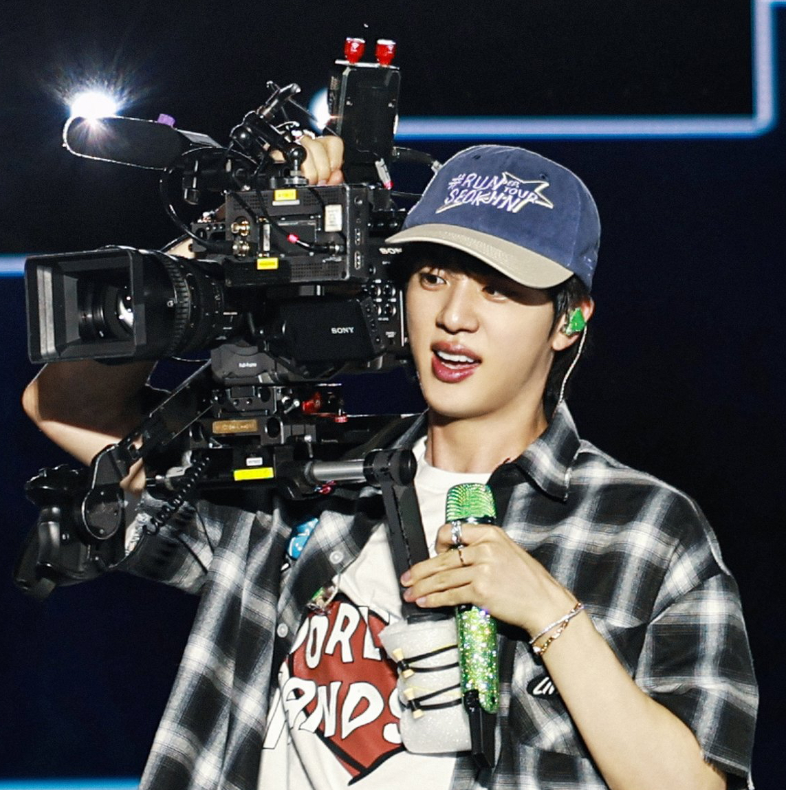 진 (방탄소년단)의 최신 사진