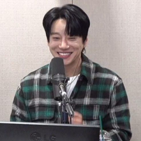 Behind-the-scenes cut of Hwang Chiyeol