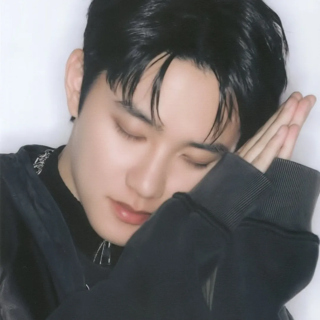 Foto aktivitas terbaru D.O. (EXO)