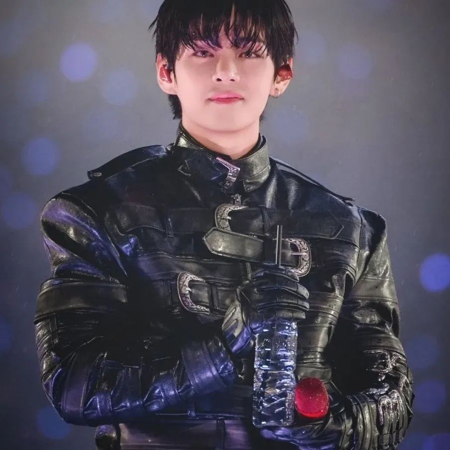 V (BTS)の最近の活動写真