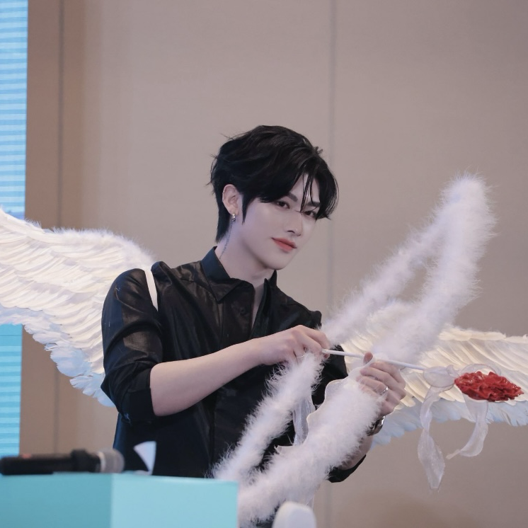 Latest photo of Ricky (ZEROBASEONE)