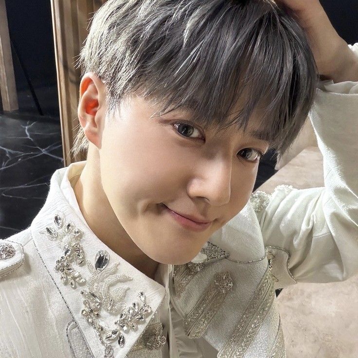 Behind-the-scenes cut of Suho (EXO)