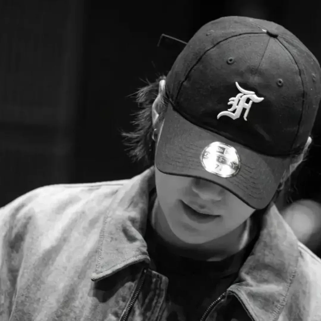 Behind-the-scenes cut of SUGA (BTS)