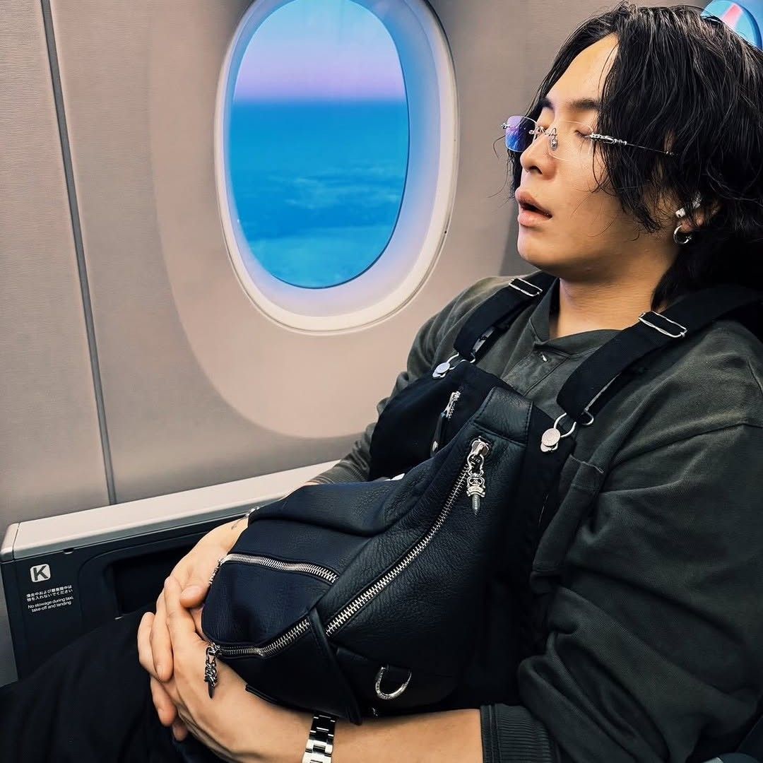 A moment captured by Yuuri's fan