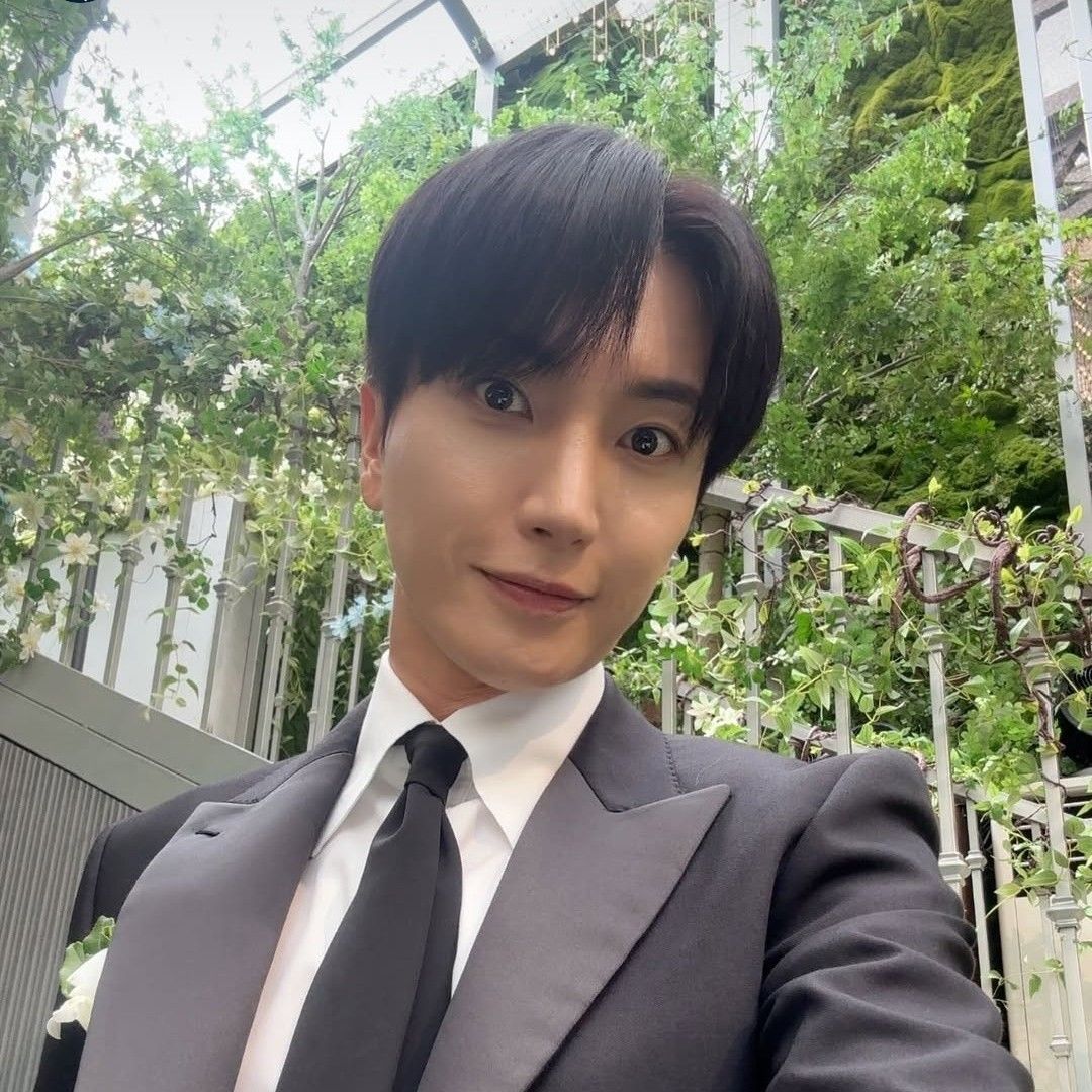 A moment captured by Leeteuk (Super Junior)'s fan