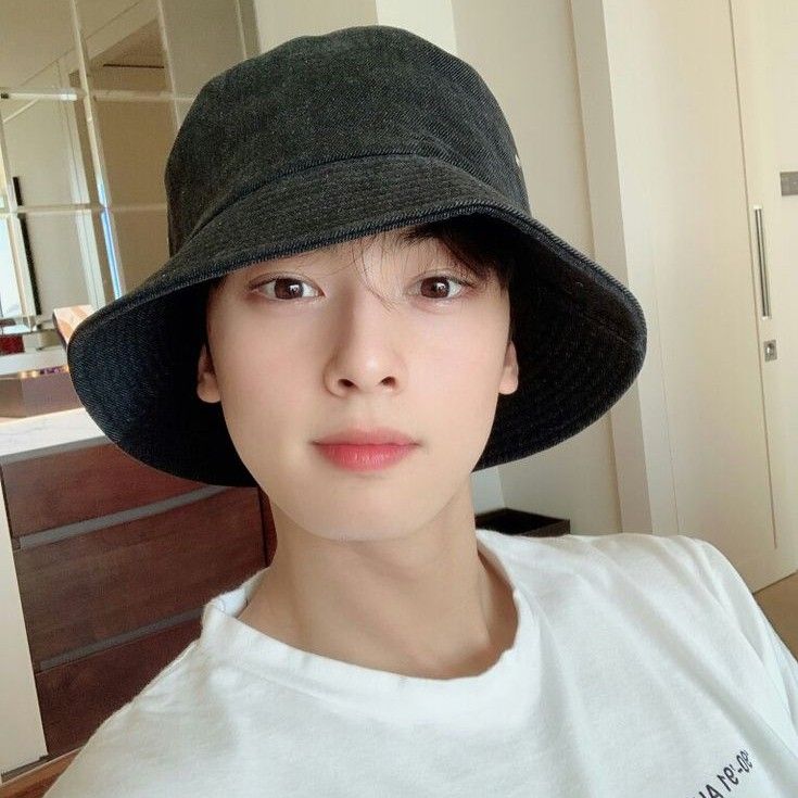 Latest photo of Eunwoo (ASTRO)