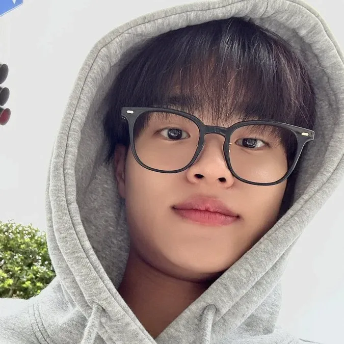 이대휘 (AB6IX) 최근 활동샷