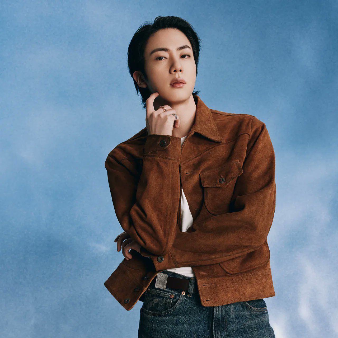 Foto aktivitas terbaru Jin (BTS)