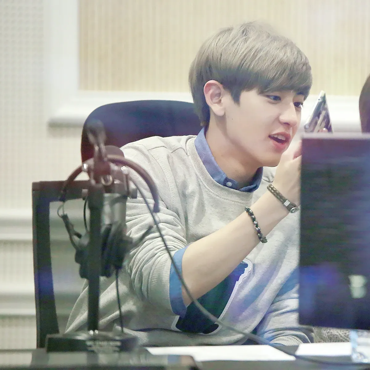 Recent activity shot of Chanyeol (EXO)