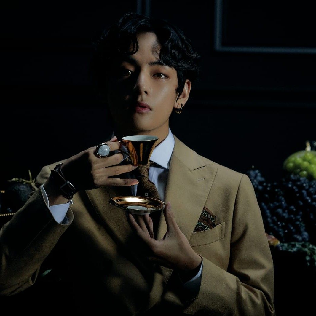 Momen yang diabadikan oleh penggemar V (BTS)