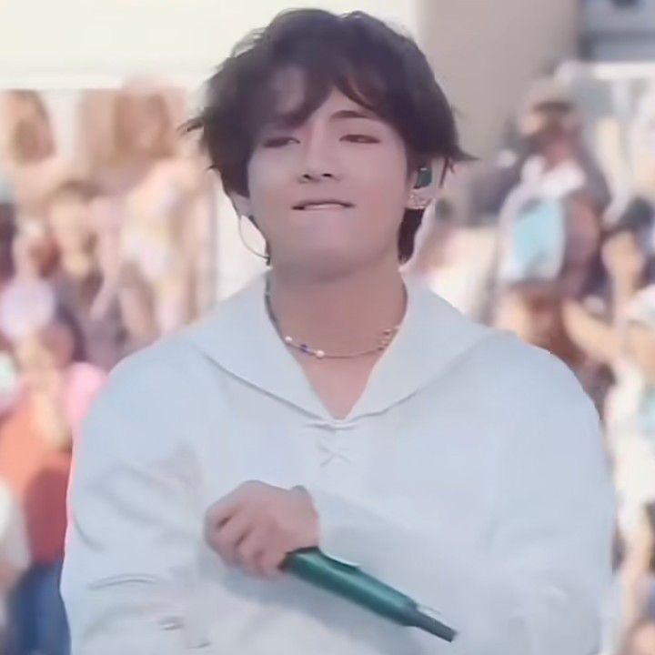 V (BTS)の最新写真