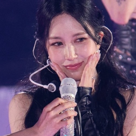 Momen yang diabadikan oleh penggemar Mina (TWICE)