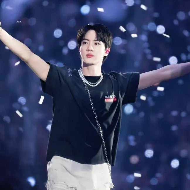 Potret di balik layar Jin (BTS)