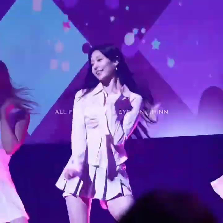 Behind-the-scenes cut of Kim Minju