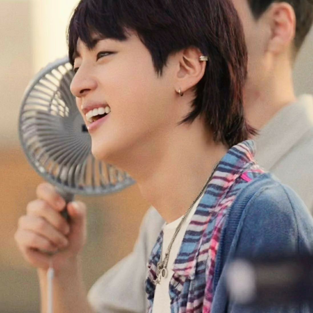 진 (방탄소년단)의 비하인드 컷