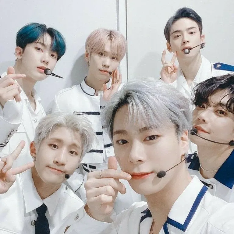 아스트로의 최신 사진