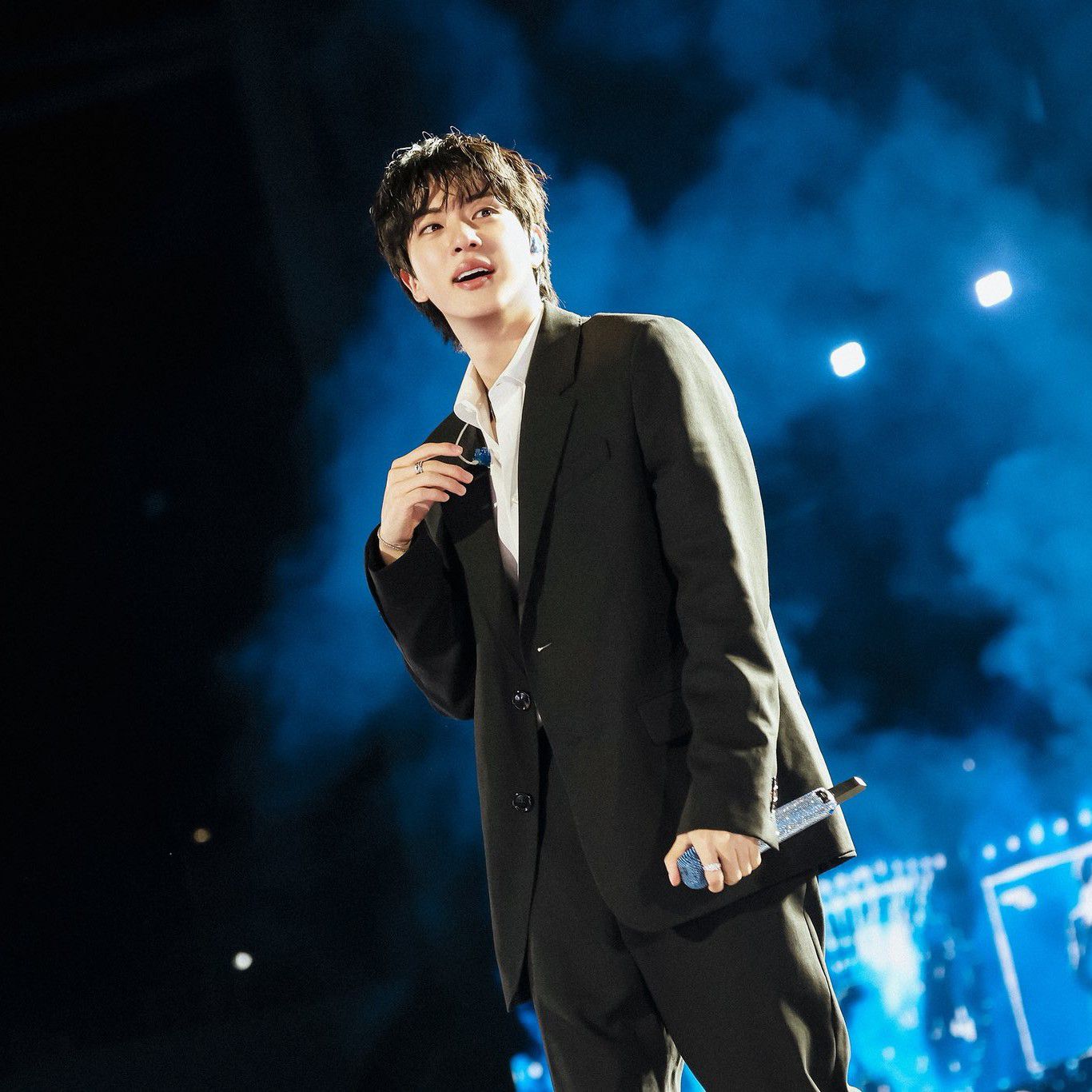 Momen yang diabadikan oleh penggemar Jin (BTS)