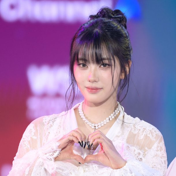 Behind-the-scenes cut of Koko (izna)