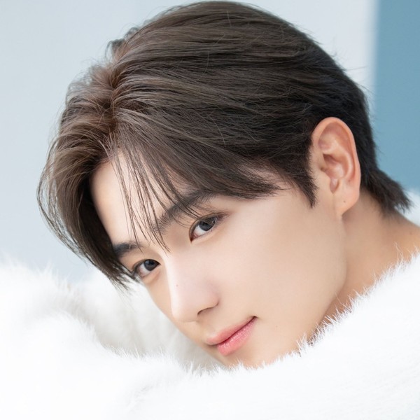 今天在最爱偶像中闪耀的THE BOYZ代表照片