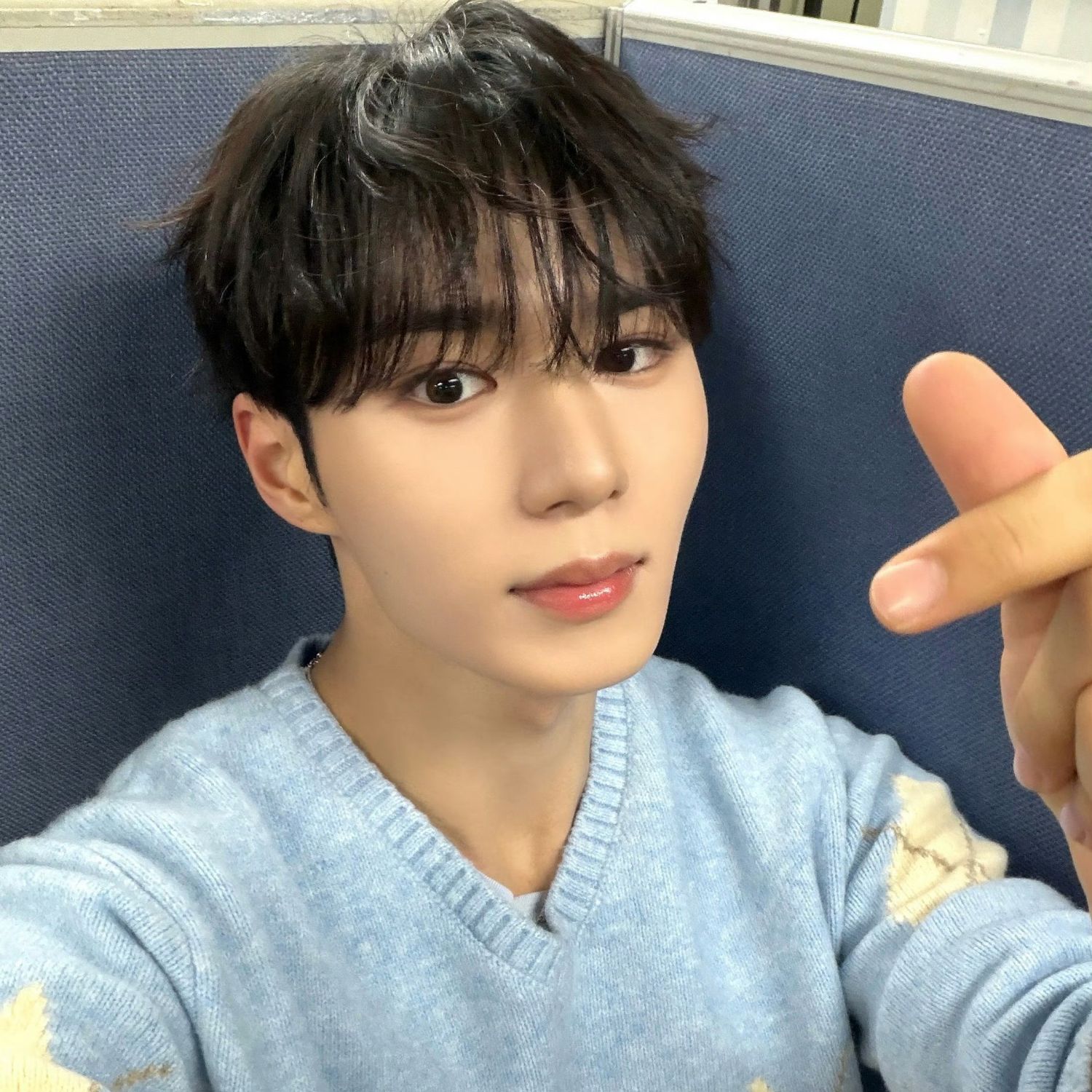 Behind-the-scenes cut of Kim Junseo (ALPHA DRIVE ONE)