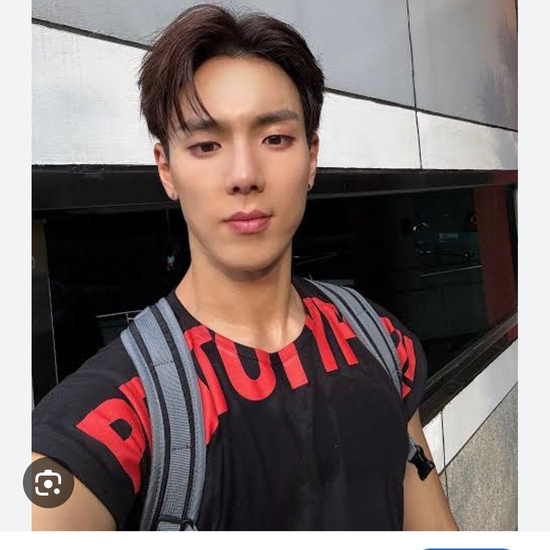 A moment captured by Shownu (MONSTA X)'s fan