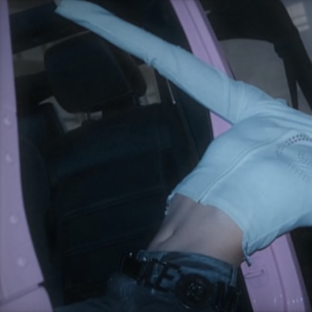 Behind-the-scenes cut of Nina (NiziU)