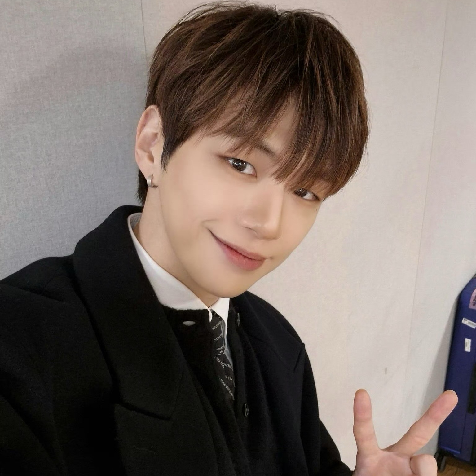 강다니엘의 비하인드 컷