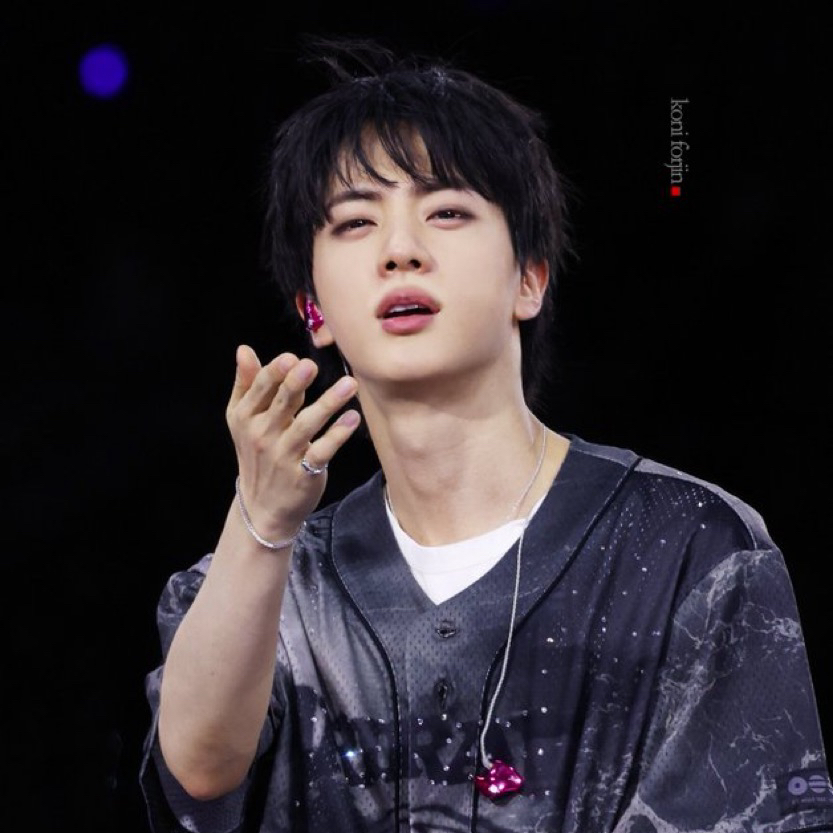진 (방탄소년단)의 비하인드 컷