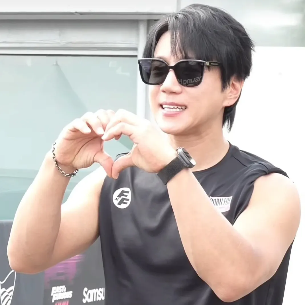 Recent activity shot of Hwang Chiyeol