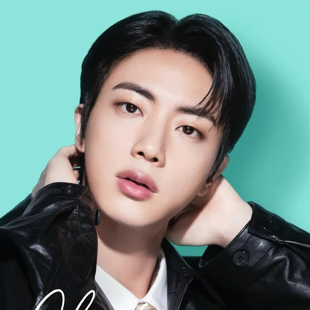 Momen yang diabadikan oleh penggemar Jin (BTS)