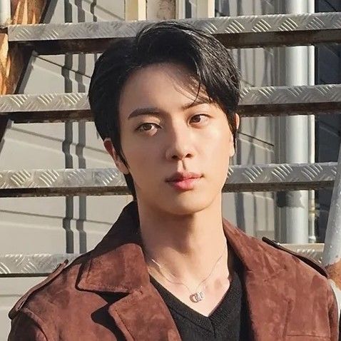 Foto terbaru Jin (BTS)