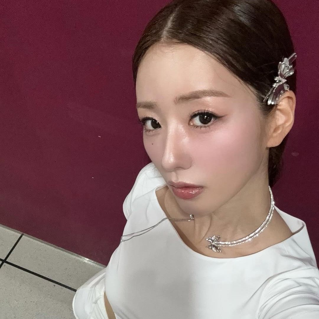 Recent activity shot of Yoon Bomi (Apink)