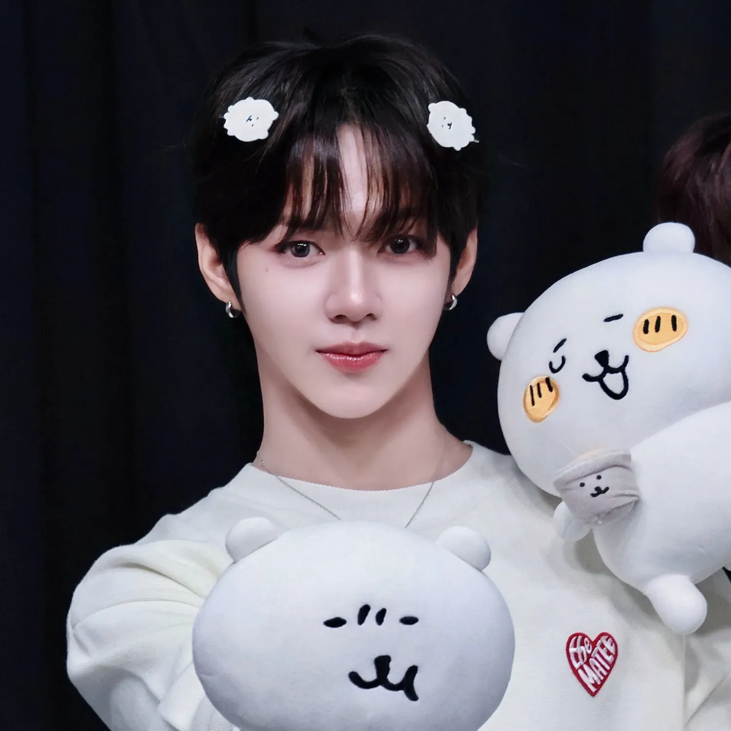 Behind-the-scenes cut of JL (AHOF)