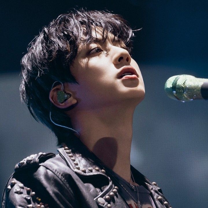 진 (방탄소년단)의 비하인드 컷