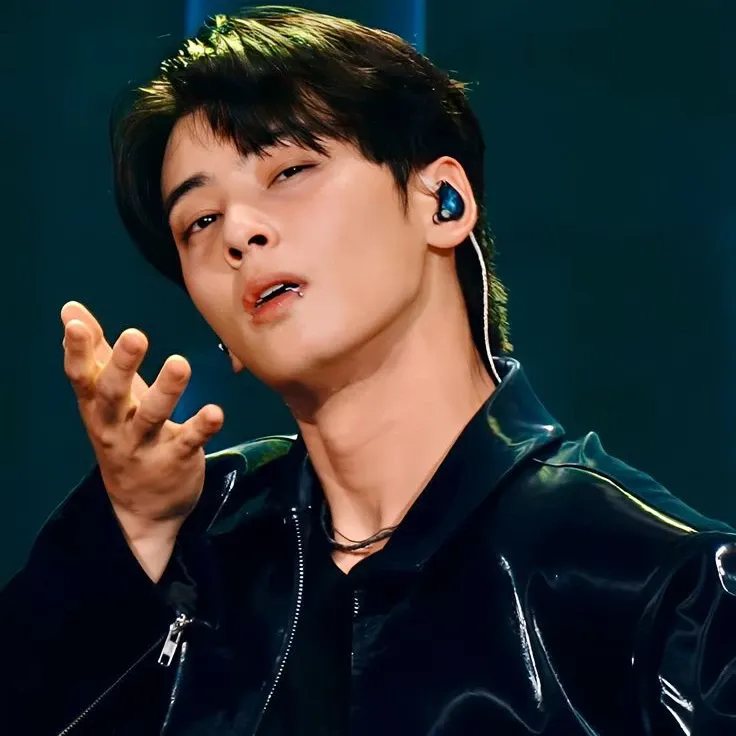 Latest photo of Eunwoo (ASTRO)