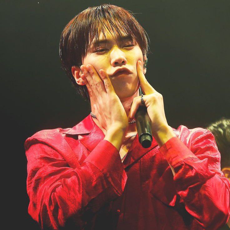 A moment captured by Rocky's fan