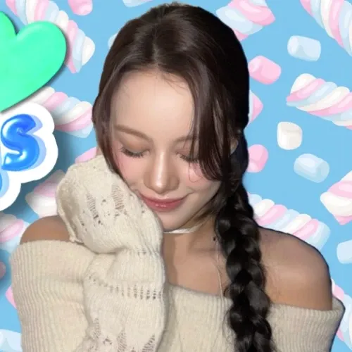 Latest photo of Mayuka (NiziU)