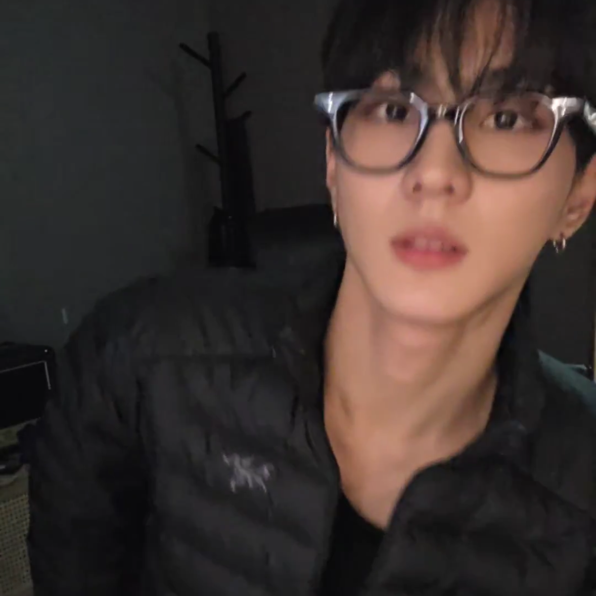 A moment captured by Jungwon (ENHYPEN)'s fan