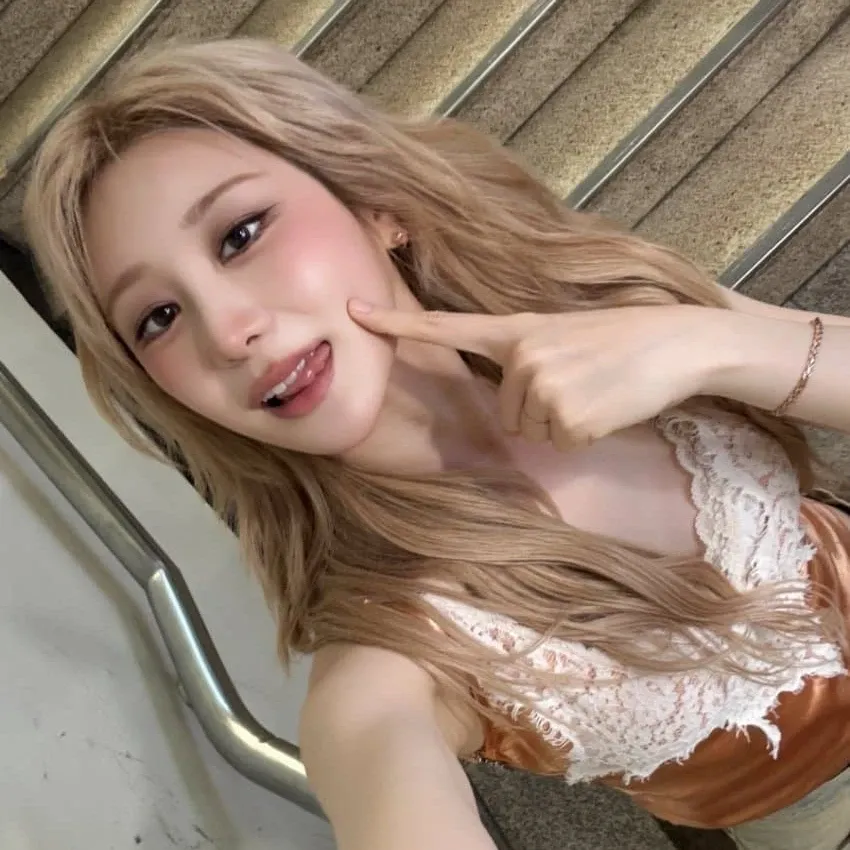 李彩演的最新活动照片